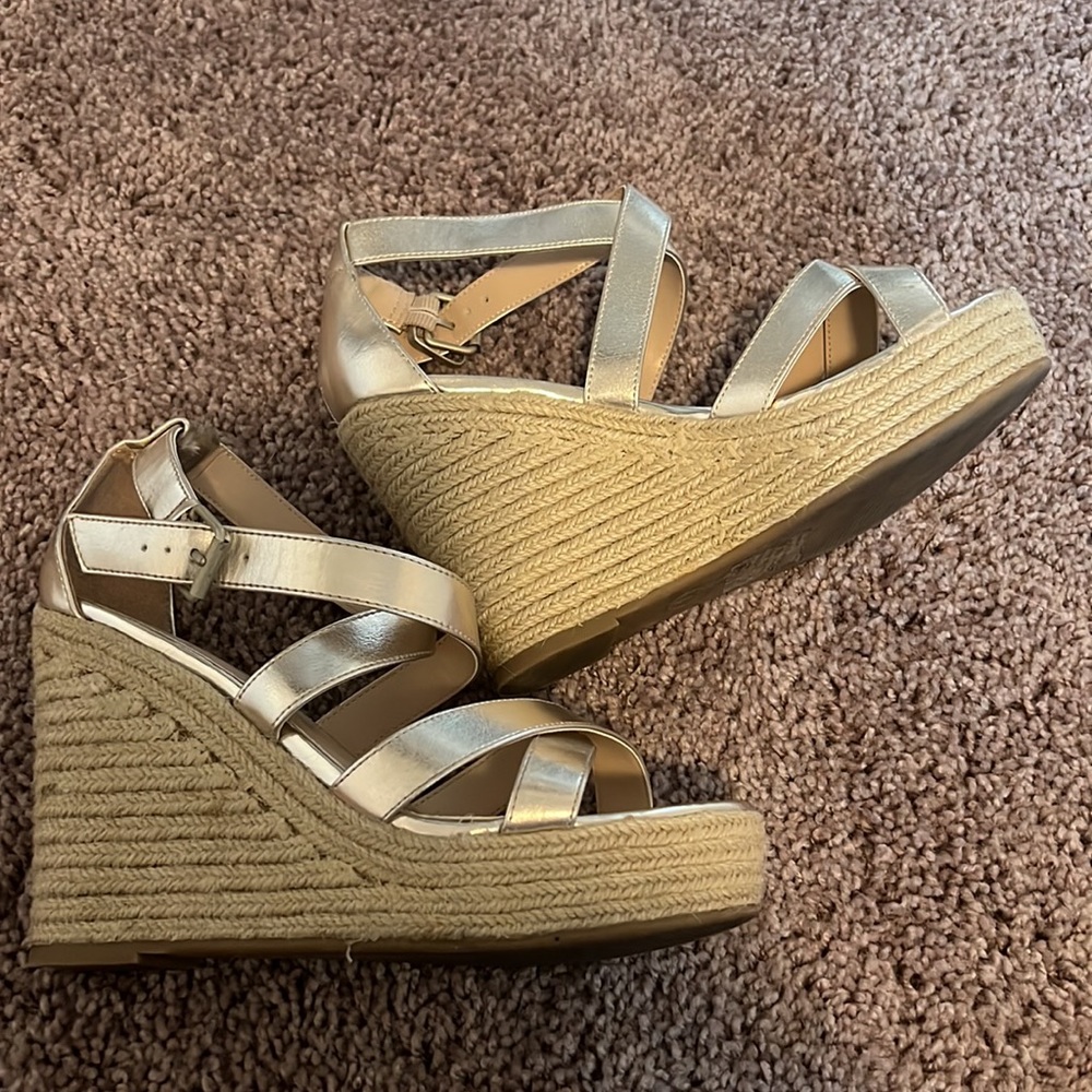 Banana republic gold wedges size 7